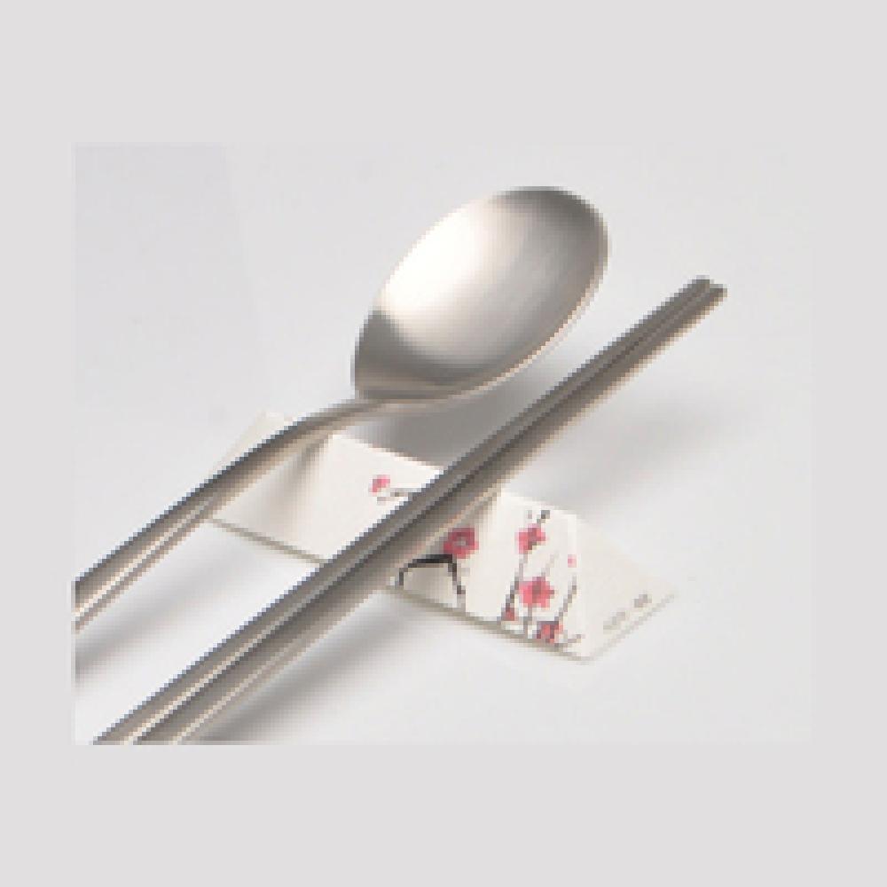 Disposable three-dimensional spoon stand