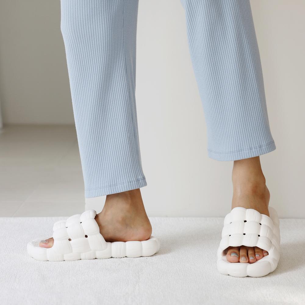 Quilted Bathroom Slippers White 270