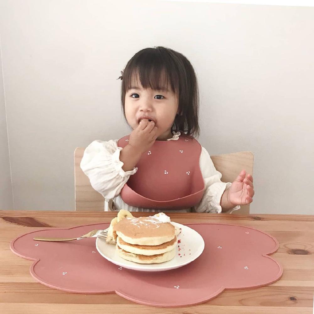 Trickholic baby food silicone bib